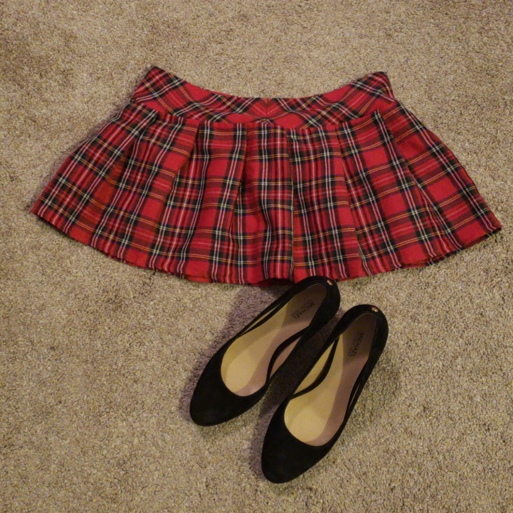 Red plaid mini skirt